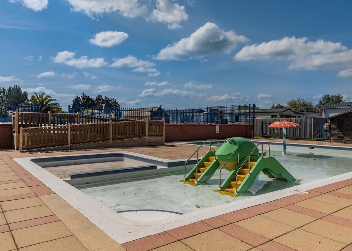 Riverside Caravan Holiday Park Bognor Regis Extérieur photo