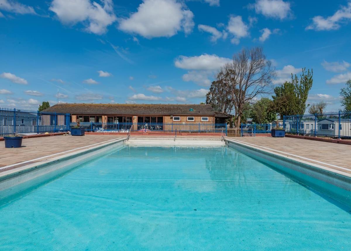 Riverside Caravan Holiday Park Bognor Regis Extérieur photo
