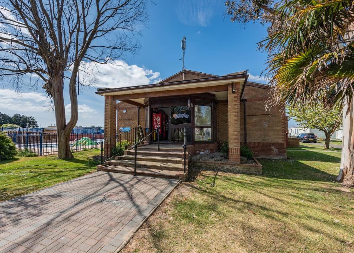 Riverside Caravan Holiday Park Bognor Regis Extérieur photo